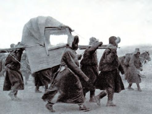 Störrischer Bruder: Ringkämpfe in der Sänfte – Abbildung 10