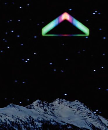 ein Berg mit einem Dreieck darüber