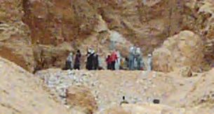 PYRAMIDE VON BOSNIEN: «ZWEI ELLENLANGE LINIEN – WIE BEI NAZCA» – Abbildung 6